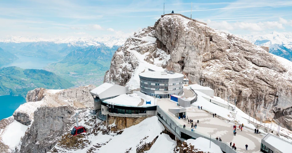 Lucerne in Winter: Snowy Activities, Christmas Markets & Mountain Adventures

