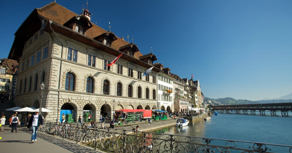 Lucerne in Winter: Snowy Activities, Christmas Markets & Mountain Adventures

